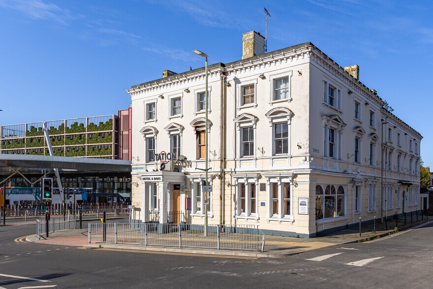 Bruton Way, Gloucester à vendre - Photo du bâtiment - Image 2 de 6