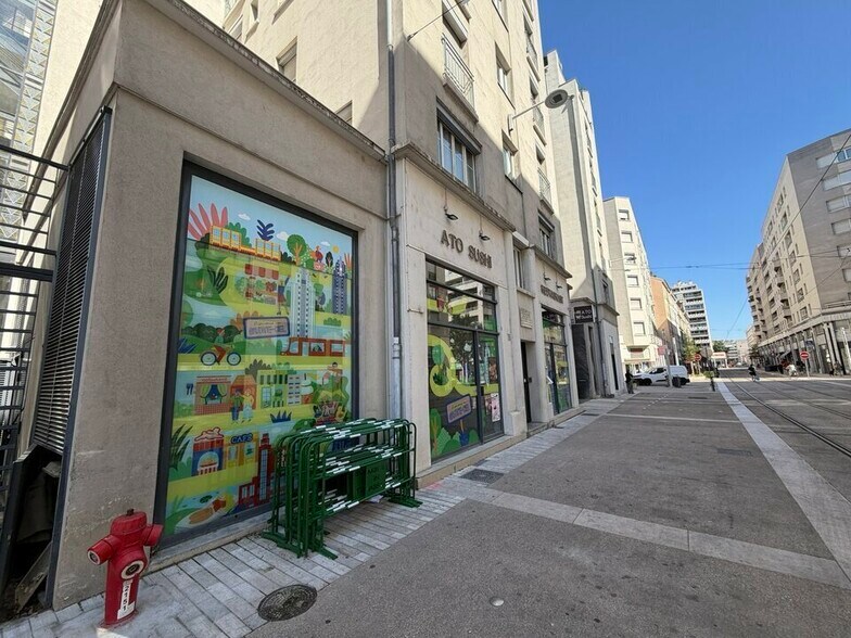 16 Rue Paul Verlaine, Villeurbanne for lease - Building Photo - Image 2 of 9
