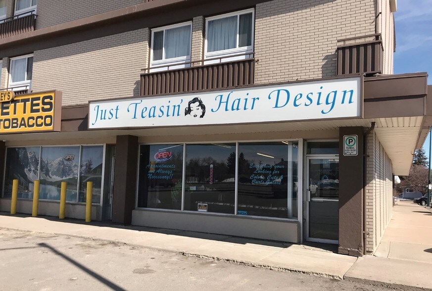 1015 Mayor Magrath Dr S, Lethbridge, AB à vendre - Photo principale - Image 1 de 1