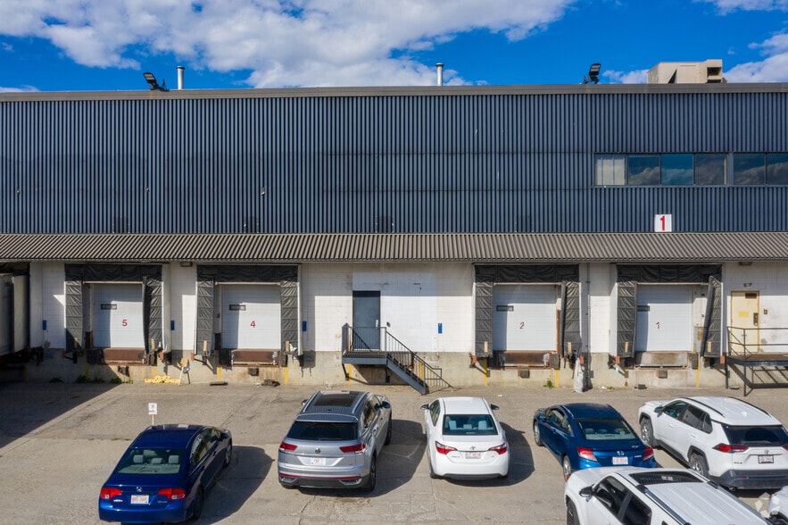 3916 72nd Ave SE, Calgary, AB for lease - Building Photo - Image 3 of 5