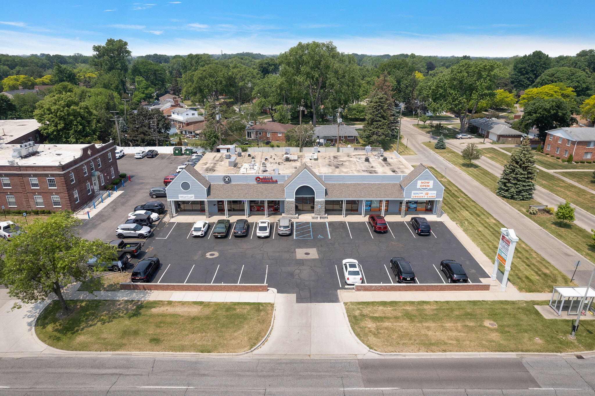 21423-21435 Greater Mack Ave, Saint Clair Shores, MI for lease Building Photo- Image 1 of 8