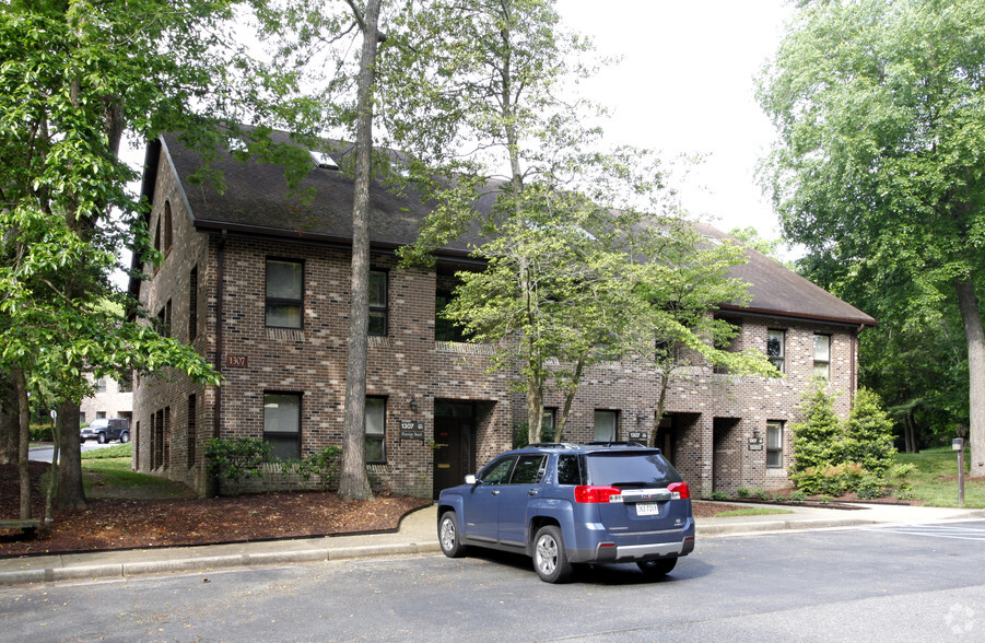 1307 Jamestown Rd, Williamsburg, VA à vendre - Photo du bâtiment - Image 1 de 1