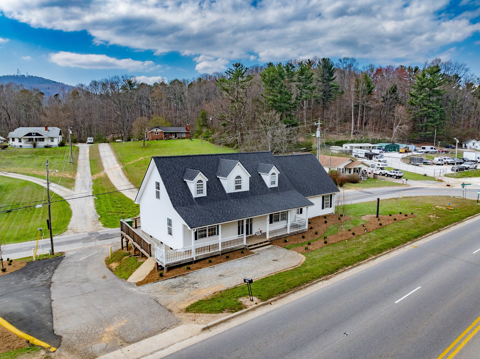 396 New Leicester Hwy, Asheville, NC for sale Primary Photo- Image 1 of 21