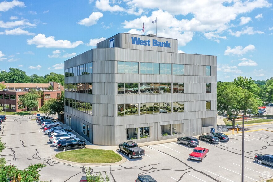 1601 22nd St, West Des Moines, IA à louer - Photo du bâtiment - Image 2 de 4