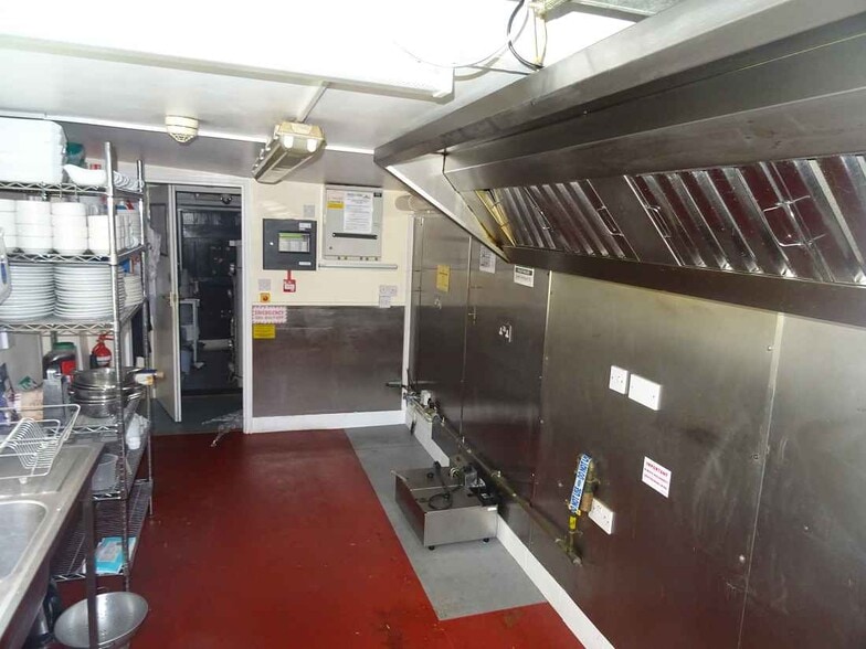 41 Bridge St, Fakenham for sale - Interior Photo - Image 3 of 3