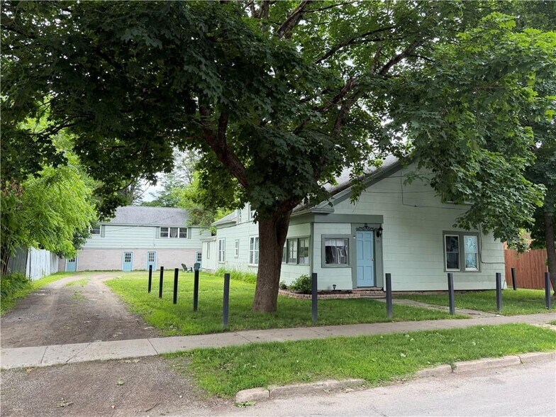 35 Eaton Ave, Norwich, NY à vendre - Photo principale - Image 1 de 46