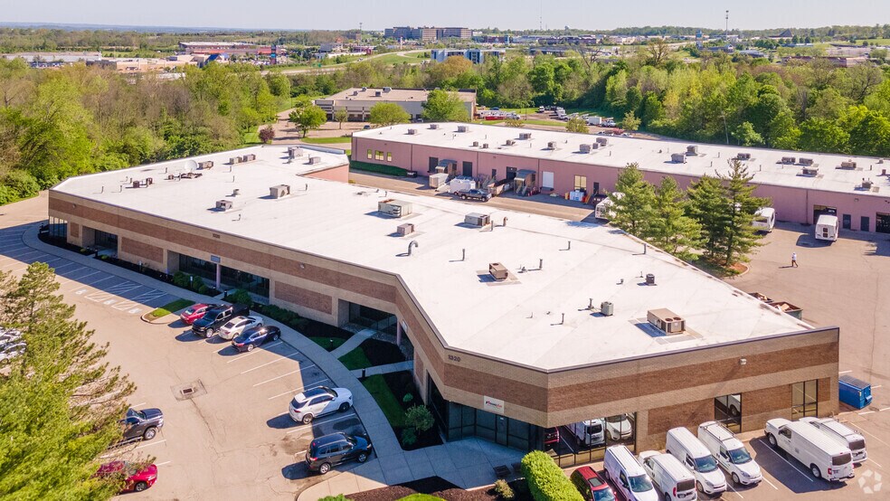 1320 Kemper Meadow Dr, Cincinnati, OH à louer - Aérien - Image 3 de 12