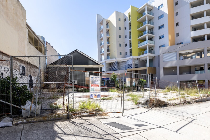 16 Treacy St, Hurstville for sale - Building Photo - Image 2 of 6