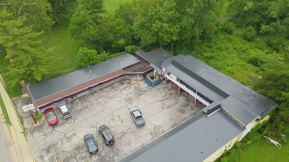 American Inn Motel portefeuille de 3 propriétés à vendre sur LoopNet.ca - Vidéo sur l’inscription commerciale - Image 2 de 27