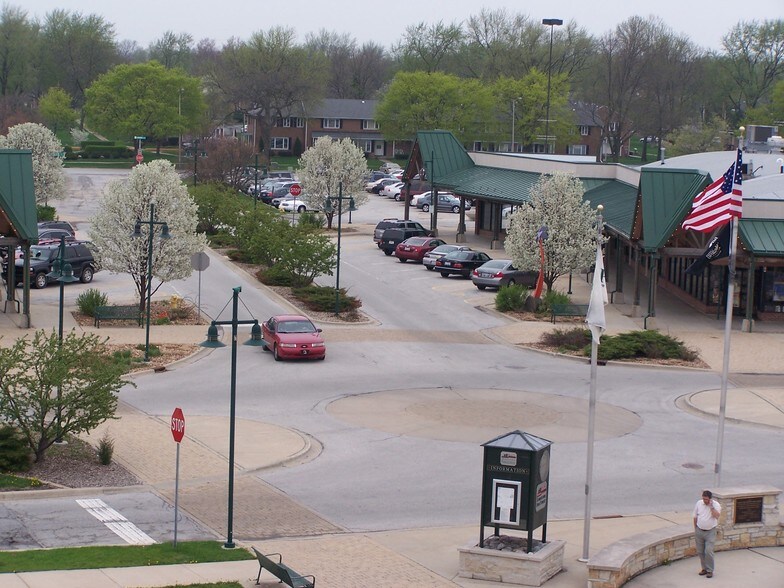 200-298 Main St, Park Forest, IL for lease - Building Photo - Image 1 of 3