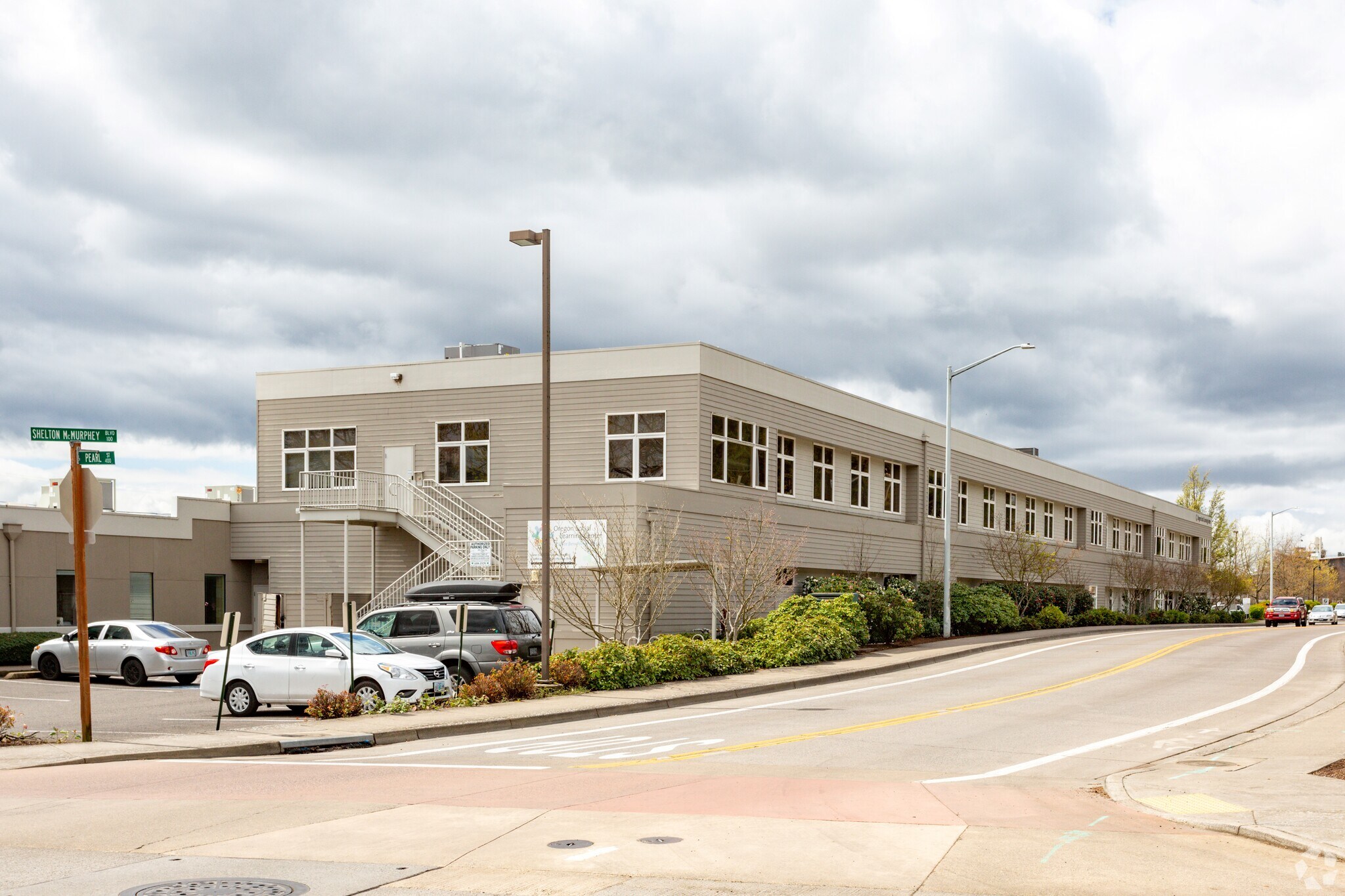 10 Shelton-McMurphey Blvd, Eugene, OR à louer Photo du bâtiment- Image 1 de 3