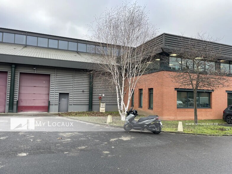 Flex dans Saint-Denis à louer - Photo du bâtiment - Image 1 de 12