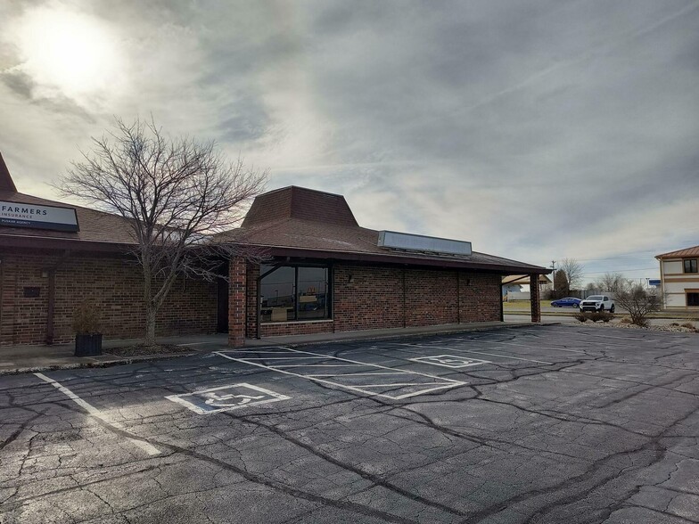 8111 E 109th Ave, Winfield, IN for lease - Building Photo - Image 1 of 18