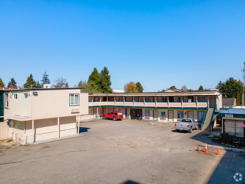 8900 Aurora Ave N, Seattle, WA for sale - Building Photo - Image 3 of 3