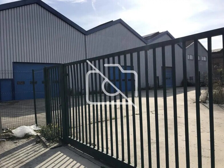 Industrial in Corbeil-Essonnes for lease - Building Photo - Image 3 of 4