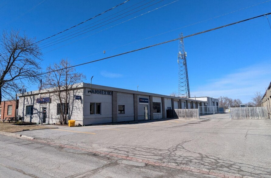 180 Chatham St, Hamilton, ON à vendre - Photo du bâtiment - Image 1 de 7