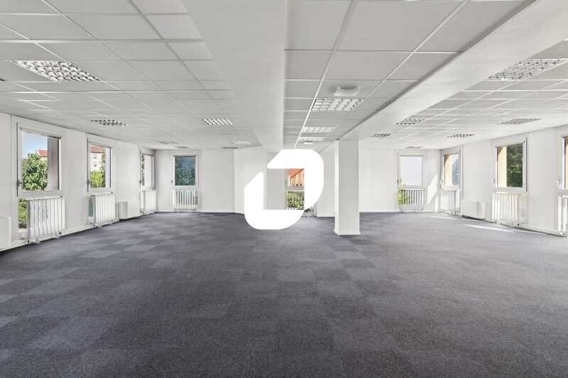 Office in Villeurbanne for lease - Interior Photo - Image 3 of 20