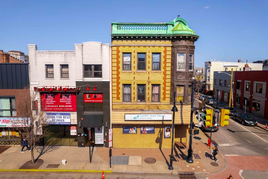 180 Ferry St, Newark, NJ for sale - Building Photo - Image 1 of 15