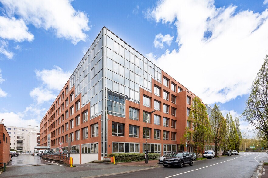 Bureau dans Suresnes à louer - Photo du bâtiment - Image 2 de 8