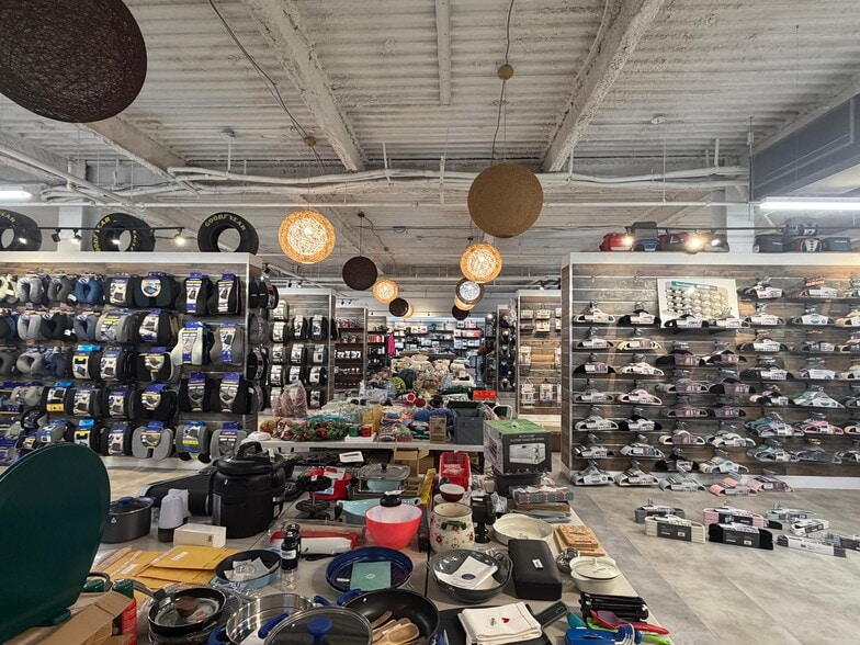 2250 59th St, Brooklyn, NY for lease - Building Photo - Image 3 of 12