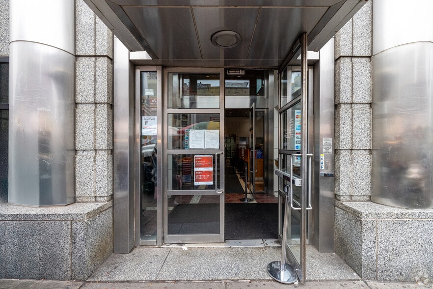 202-204 Canal St, New York, NY for lease - Building Photo - Image 2 of 3