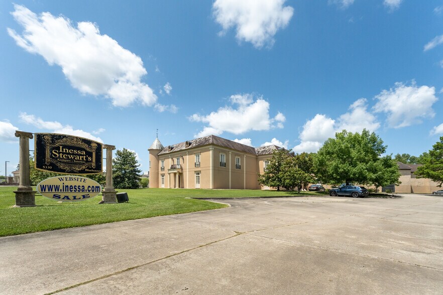 5330 Bluebonnet Rd, Baton Rouge, LA à vendre - Photo du bâtiment - Image 1 de 13