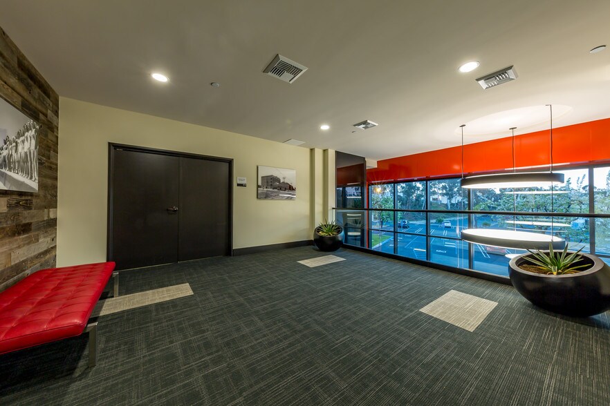 9619 Chesapeake Dr, San Diego, CA à louer - Photo intérieure - Image 3 de 6