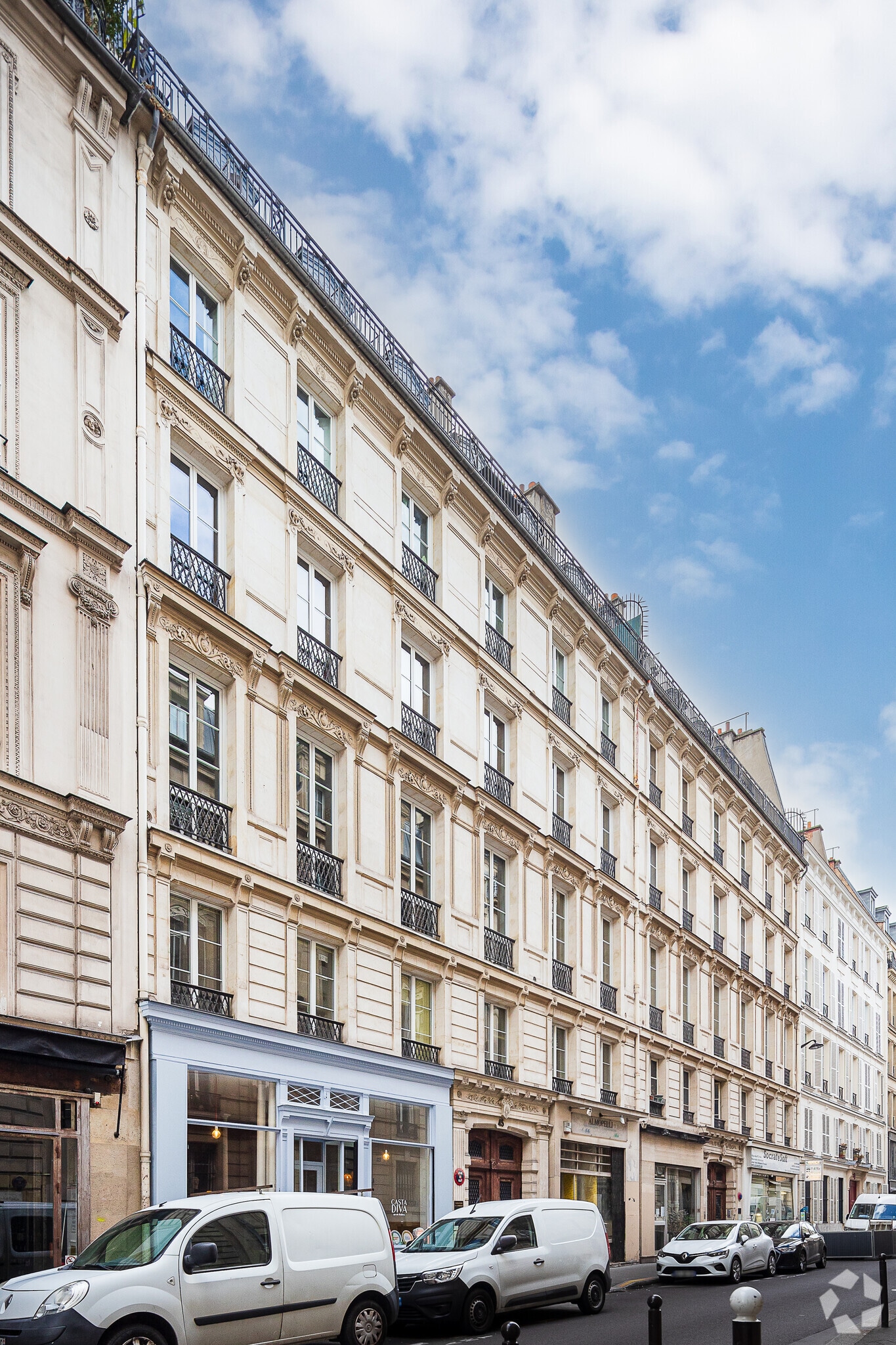 45 Rue Des Petites Ecuries, Paris for lease Primary Photo- Image 1 of 9