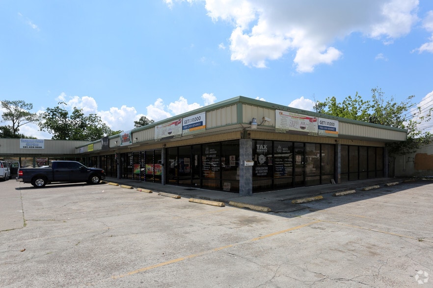 8514 C E King Pky, Houston, TX à louer - Photo du bâtiment - Image 3 de 11