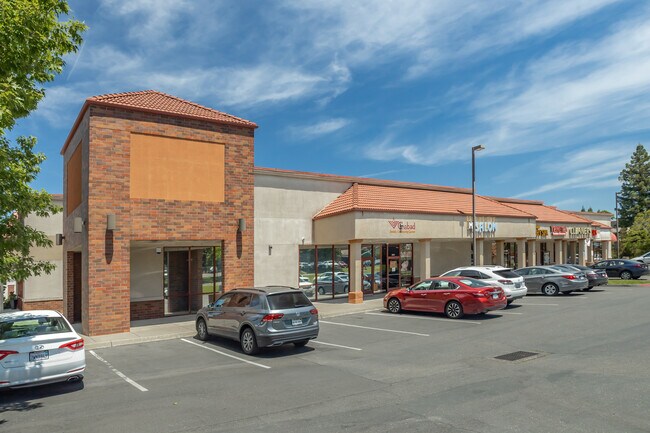 Plus de détails pour 302-324 S Lexington Dr, Folsom, CA - Commerce de détail à louer