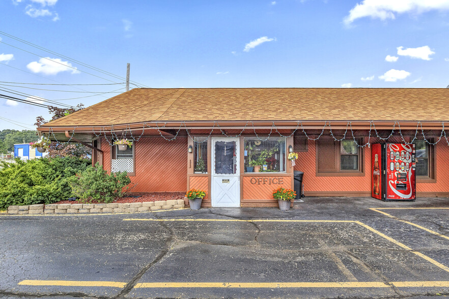 26831 Telegraph Rd, Flat Rock, MI à vendre - Photo du bâtiment - Image 1 de 1