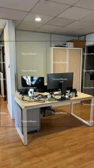 Office in Montpellier for lease - Building Photo - Image 3 of 8