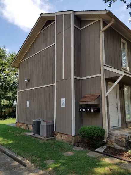 9008 Mahogany Row SE, Huntsville, AL à vendre - Photo du bâtiment - Image 3 de 67