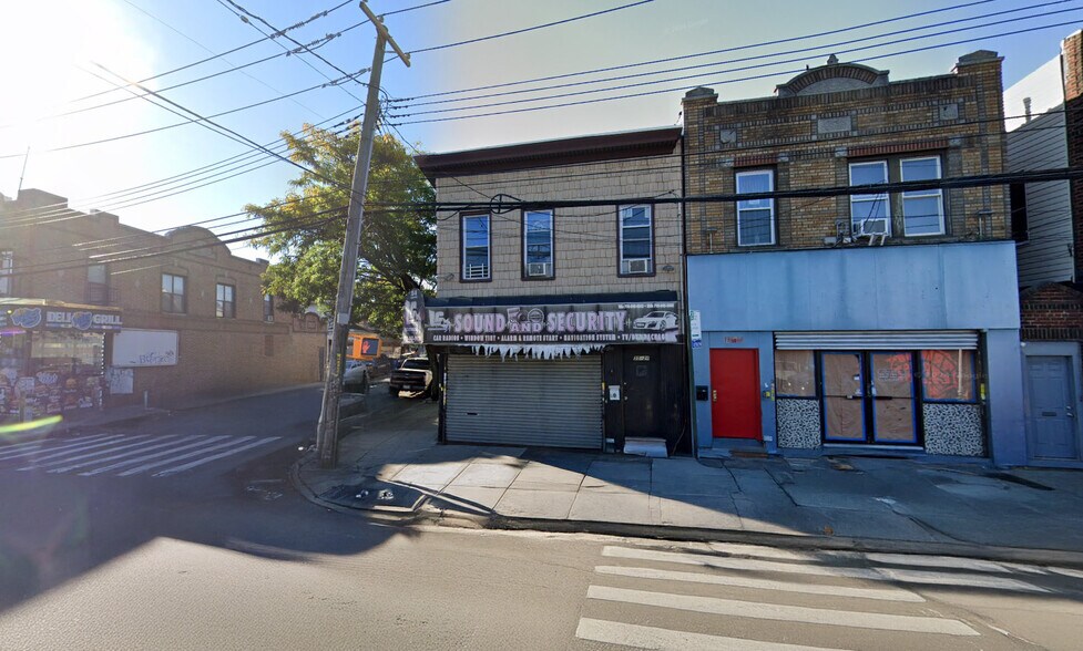 135-26 Rockaway Blvd, Jamaica, NY à vendre - Photo du bâtiment - Image 2 de 2