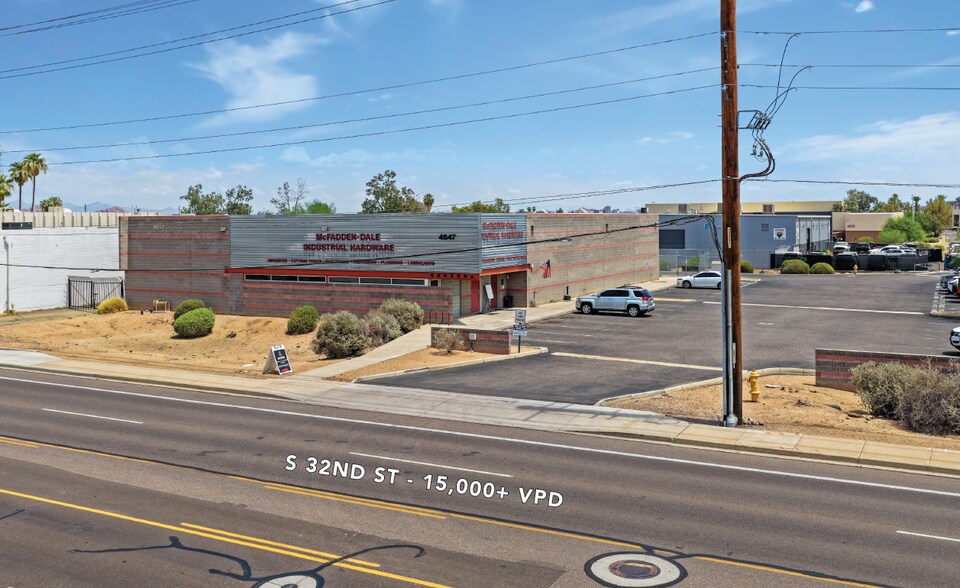 4647 S 32nd St, Phoenix, AZ à louer - Photo du bâtiment - Image 2 de 4
