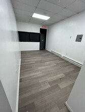 402-404 Hawthorne Ave, Newark, NJ for lease Building Photo- Image 2 of 4