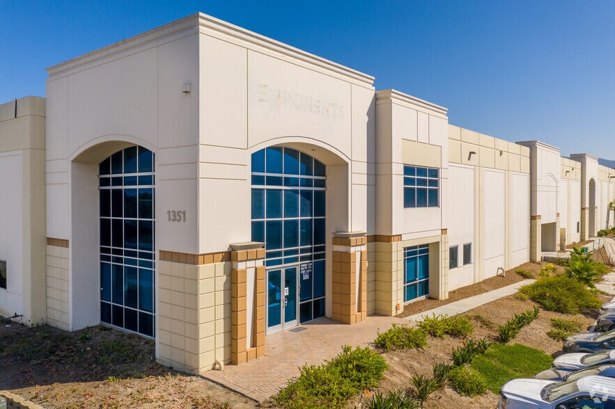 1351 Air Wing Rd, San Diego, CA à louer - Photo du bâtiment - Image 3 de 6