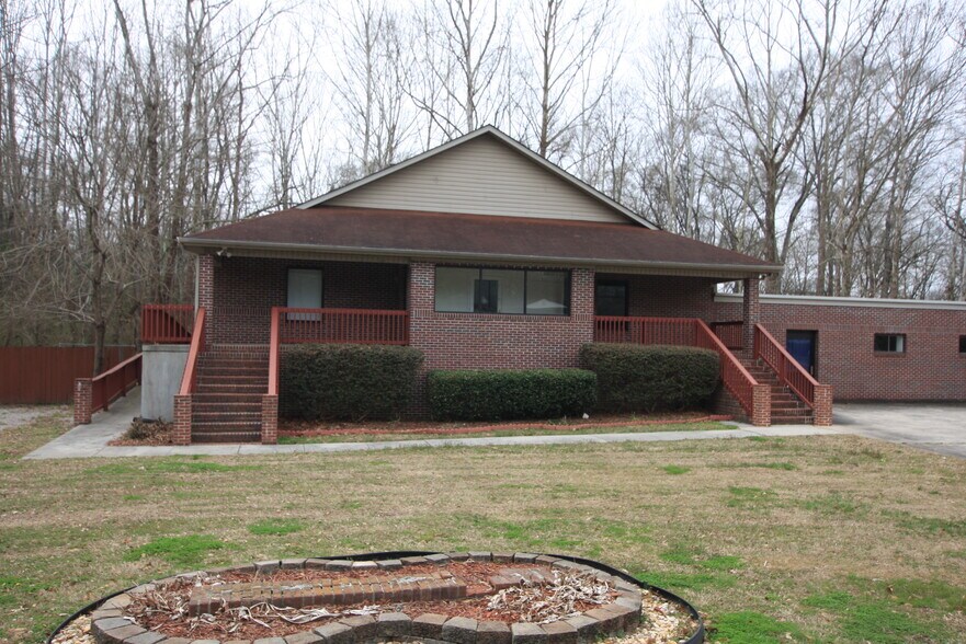 691 N Cave Spring St, Cedartown, GA à vendre - Photo du bâtiment - Image 3 de 13