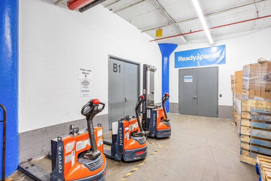 184-10-184-60 Jamaica Ave, Jamaica, NY à louer - Photo du bâtiment - Image 2 de 44