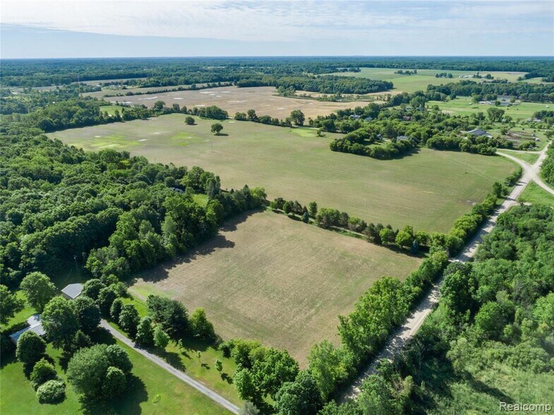 000 Six Mile Rd, Northville, MI à vendre - Photo du bâtiment - Image 3 de 7