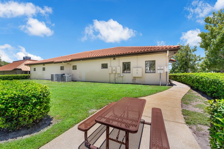 7848 Lake Underhill Rd, Orlando, FL for sale - Building Photo - Image 3 of 11