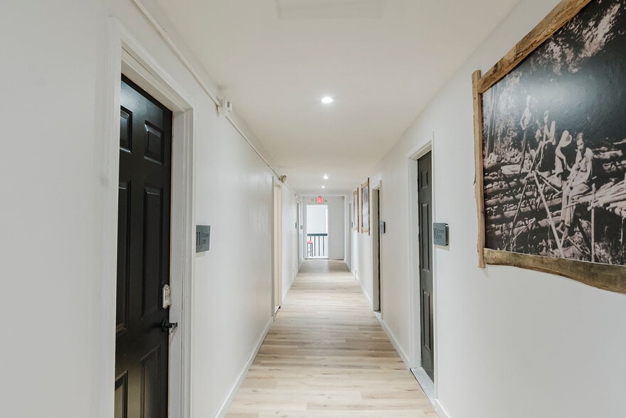 17 8th St, Cloquet, MN à vendre - Photo du bâtiment - Image 3 de 9