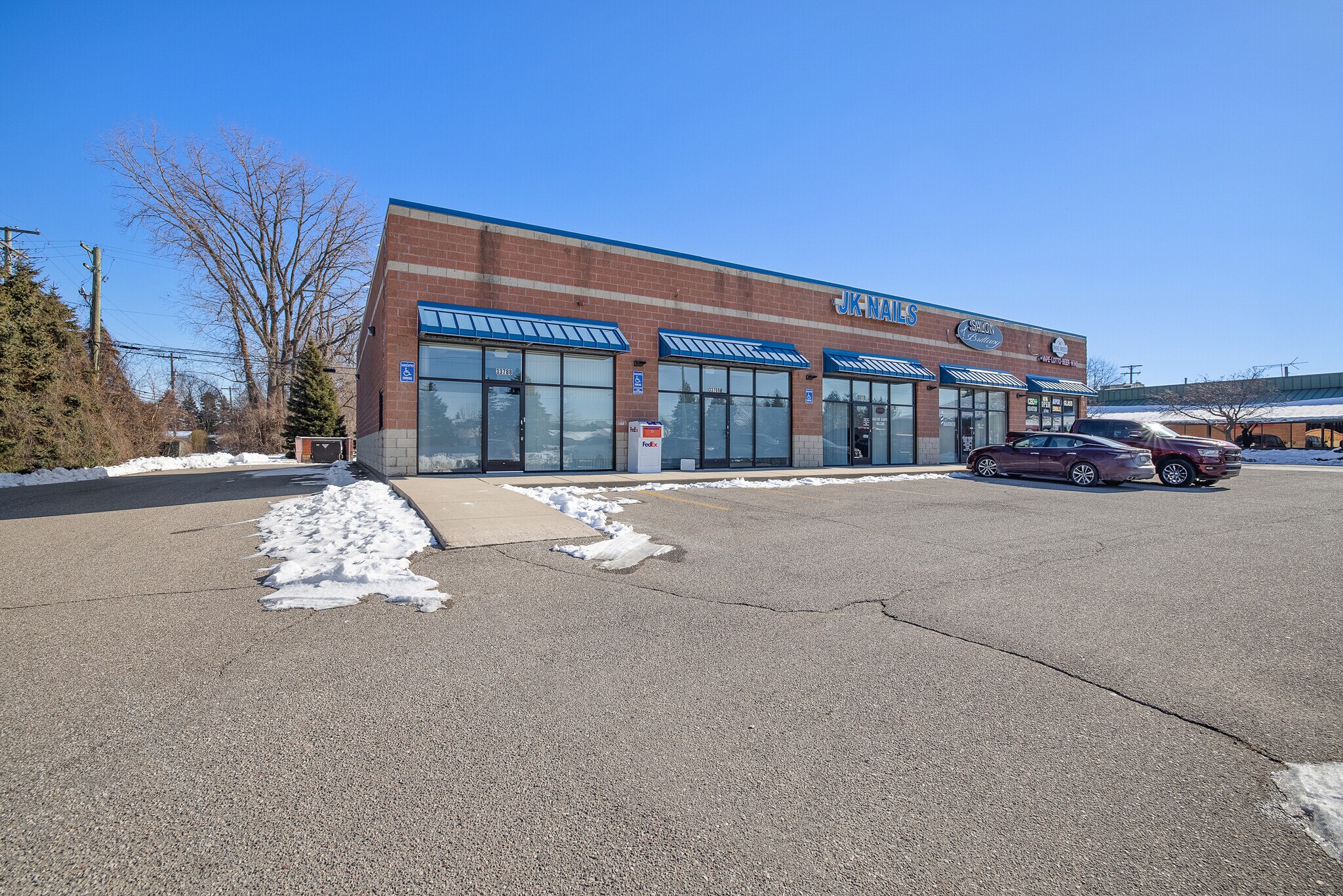 33740-33804 Schoenherr Rd, Sterling Heights, MI for lease Interior Photo- Image 1 of 1