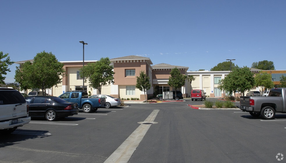 160 Guthrie Ln, Brentwood, CA for lease - Building Photo - Image 2 of 5