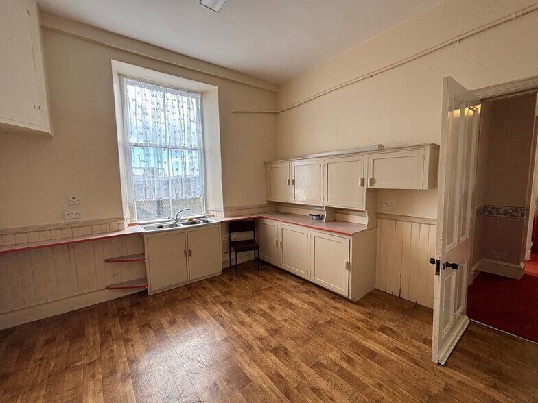 77-79 Broad St, Fraserburgh à vendre - Photo du bâtiment - Image 2 de 5
