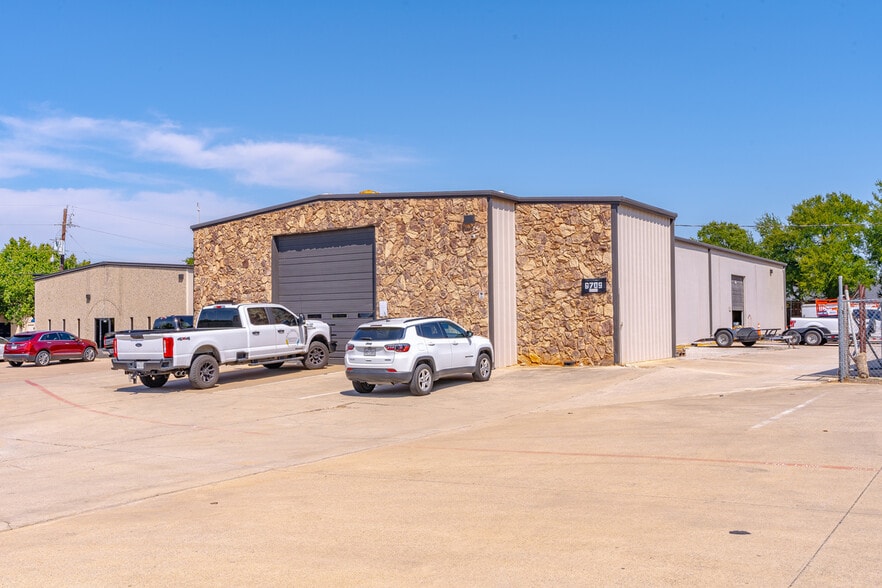 6709-6711 Colleyville Blvd, Colleyville, TX for lease - Building Photo - Image 3 of 4