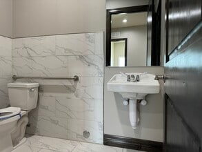 3400-3420 Basswood Blvd, Fort Worth, TX à louer Photo intérieure- Image 2 de 7