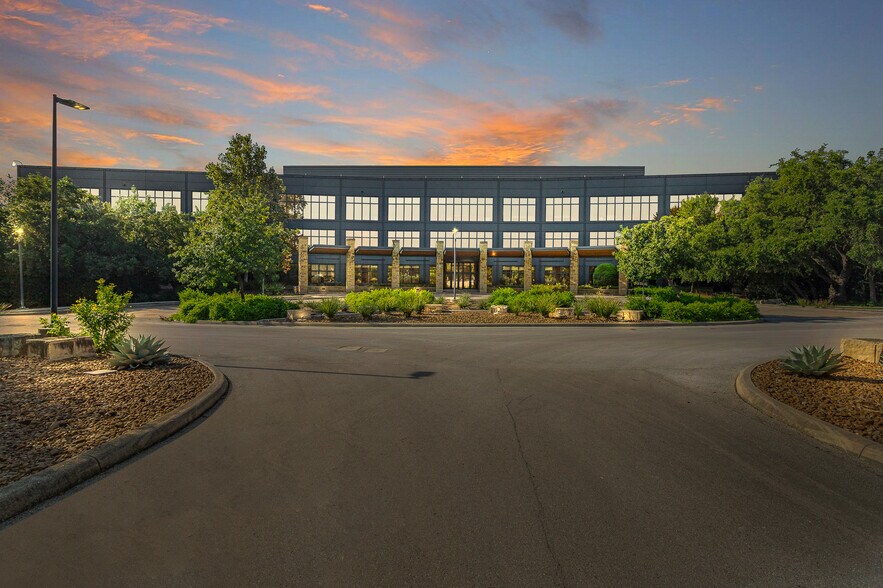 9903 Westover Pl, San Antonio, TX à louer - Photo du bâtiment - Image 3 de 13