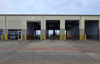 307 N Rogers Rd, Irving, TX for lease Interior Photo- Image 2 of 6