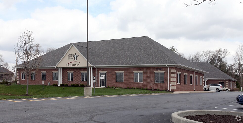10995 Allisonville Rd, Fishers, IN à louer - Photo du bâtiment - Image 2 de 6